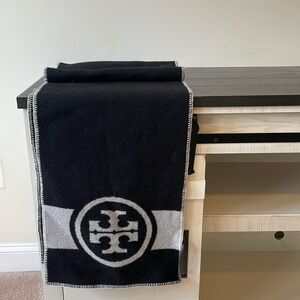 Beautiful black Tory Burch scarf. Great for this winter!!
